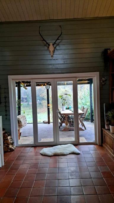 Comfortable Chalet In A Unique Location In Forest 에선 외부 사진
