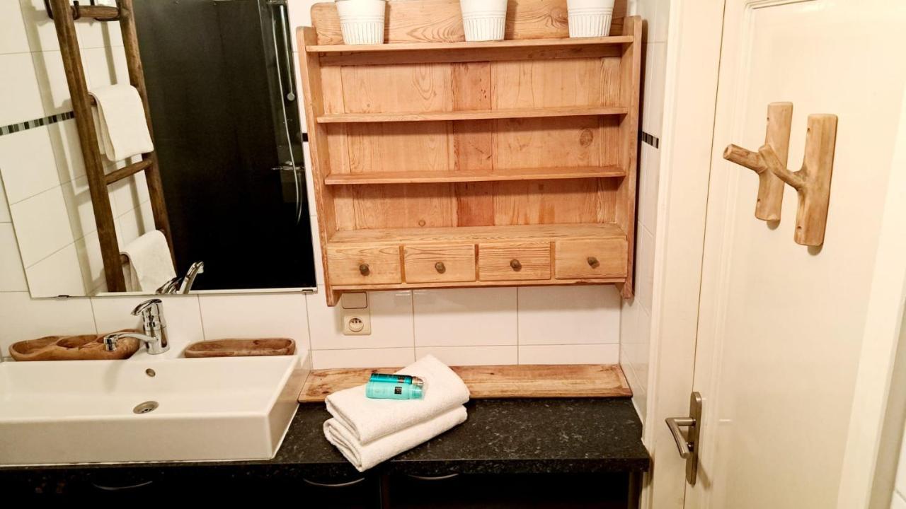 Comfortable Chalet In A Unique Location In Forest 에선 외부 사진
